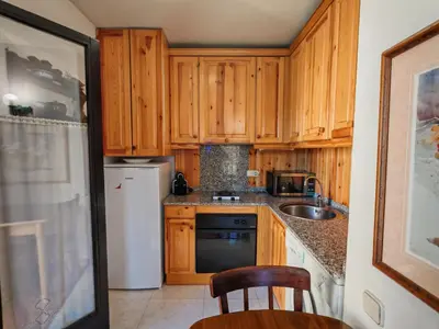 Una cocina o zona de cocina en Confort excelente- Chimenea, sol y bien equipado - Falcó 10