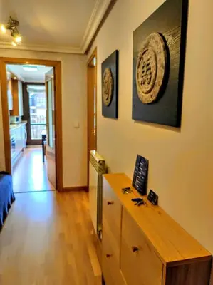 Una televisión o centro de entretenimiento en La Casa de Ra - tucasaenlospirineos