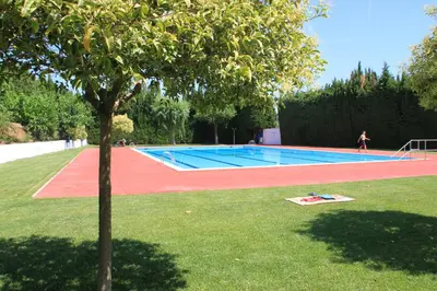 Instalaciones para jugar a tenis o squash en Ca La Leonor, Ecoturisme Terra Alta o alrededores