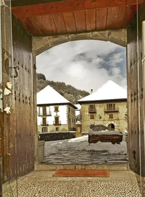 Edificio en el que se encuentra el hostal o pensión