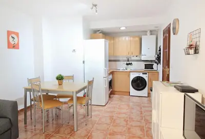 Una cocina o zona de cocina en Piso coqueto con PARKING y BALCON