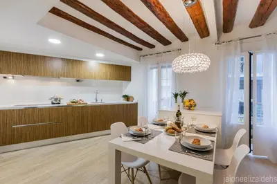 Una cocina o zona de cocina en Center Pamplona Apartment UAT00537