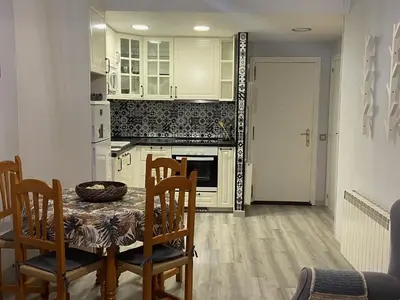 Una cocina o zona de cocina en Somport bienvenidos a Canfranc Family