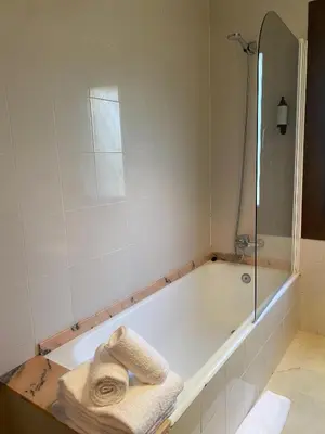 Un baño de Hotel Els Avets
