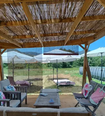 Un patio o zona al aire libre en Casas Natura Suites Graus