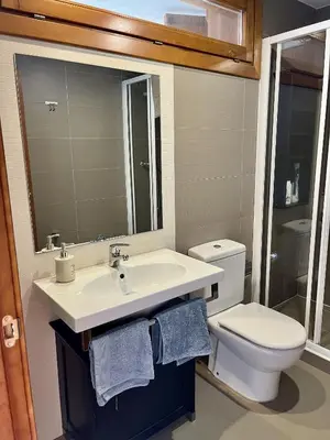 Un baño de Casa exclusiva l Wifi l Garaje l Pool