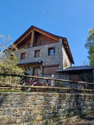 Edificio en el que se encuentra el chalet de montaña
