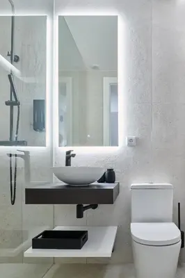 Un baño de Casa de la paz en el Valle de Tena