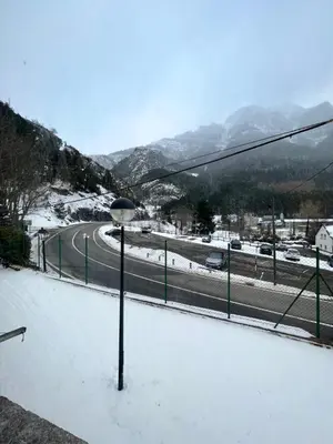Alojamiento Anayet Arañones Canfranc en invierno