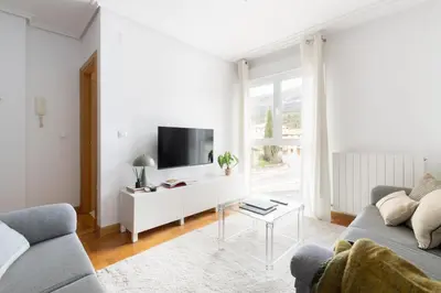 Una televisión o centro de entretenimiento en Yesa by Clabao