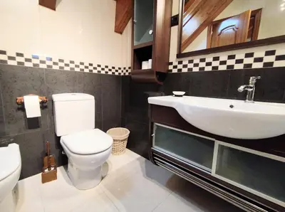 Un baño de CHECK-IN CASAS Arasan