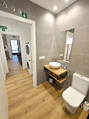 Un baño de Loft moderno en Lezkairu UAT01756