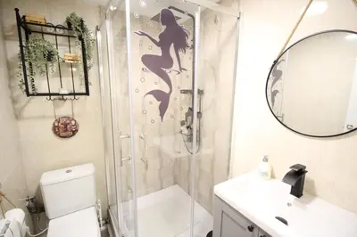 Un baño de Gran Piso con Parking Privado
