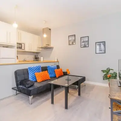 Stay in Zaragoza's historic center