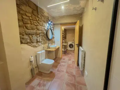 Un baño de Cal Gabarró - Casa para 12 con piscina, WiFi, AC y BBQ