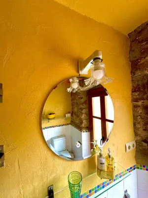 Un baño de Cal Capdevila Apartaments
