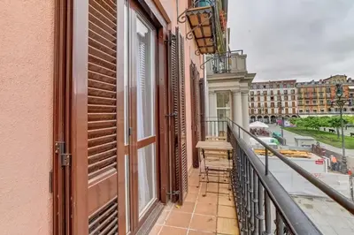 Un balcón o terraza de Castillo 31 by Clabao