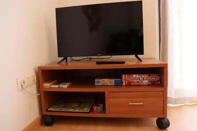 Una televisión o centro de entretenimiento en Las Torres 2