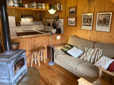 Una cocina o zona de cocina en La casita de madera