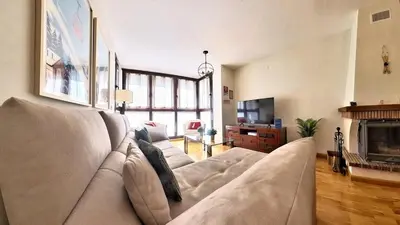 Una televisión o centro de entretenimiento en TenaGune - tucasaenlospirineos