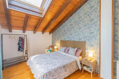 Cama o camas de una habitación en Gran casa de campo con piscina a 15 km de Pamplona