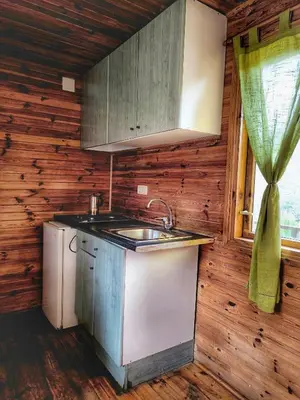 Una cocina o zona de cocina en ARES Ecoresort