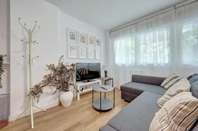 Una televisión o centro de entretenimiento en Descanso & Salud by Clabao