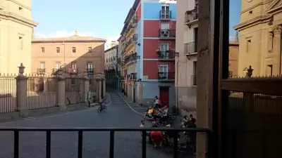 El barrio de los alrededores o un barrio cerca de este albergue