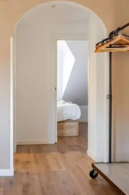 Un baño de Los Arcos de Escarrilla