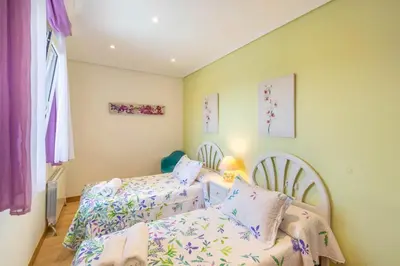 Cama o camas de una habitación en Espectacular casa rural con piscina y barbacoa