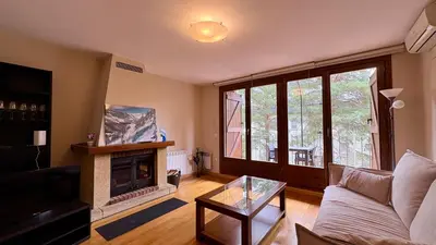 Una televisión o centro de entretenimiento en Campanal de Izas