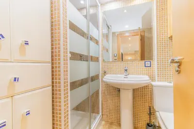 Un baño de Your Ideal Base to explore Zaragoza's delights