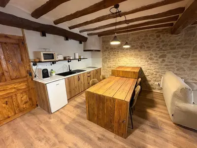 Una cocina o zona de cocina en Apartamento rural La Fresneda - Casa Vidal
