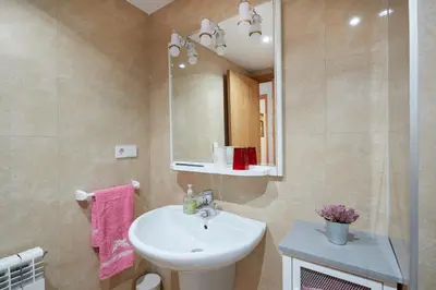 Un baño de Bee Happy Erletokieta apartamento en Pamplona