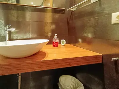 Un baño de InmoCyma Benasque El Refugio de Maladeta