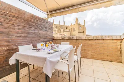 Bebidas en Relax Above the City-Terrace, Views & Comfort