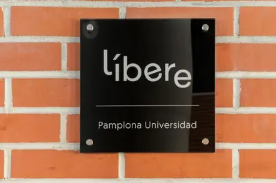 Certificado, premio, señal o documento que está expuesto en Líbere Pamplona Universidad