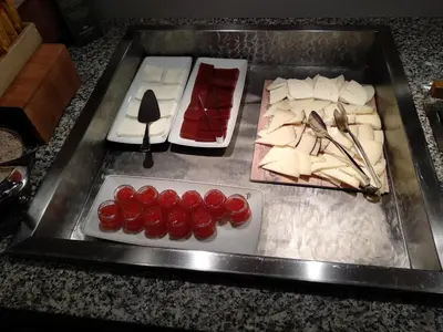 Comida en o cerca de este hotel