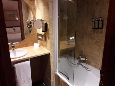 Un baño de Parador de Artíes