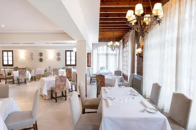 Un restaurante o sitio para comer en Parador de Calahorra