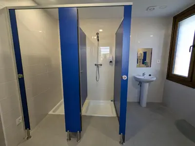 Un baño de Albergue Municipal Las Escuelas