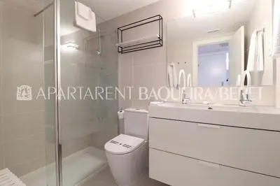 Un baño de Apartarent 1500 - Apartamento Argulls