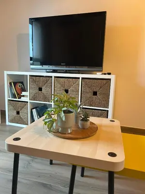 Una televisión o centro de entretenimiento en Casa Rural Escambro