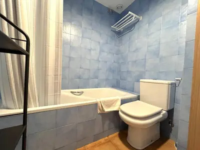 Un baño de Apartament amb terrassa a Esterri by RURAL D'ÀNEU