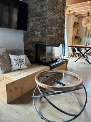 Zona de estar de Eth Estel de Salardú--Casa con vistas de ensueño-Fibra Optica,5TV-Gran Chimenea