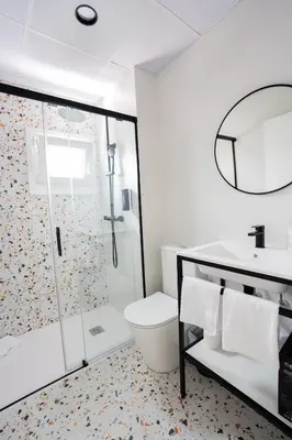Un baño de AVA Alojamientos Victoria Arnedo