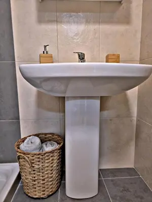Un baño de Your Central Base in Historic Tarazona