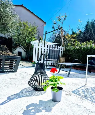 Jardín al aire libre en Bed in mixed dorm ideal for bikes and walkers on the camino