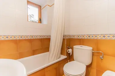 Un baño de Charming Pyrenean Flat with Terrace, Views & Pool