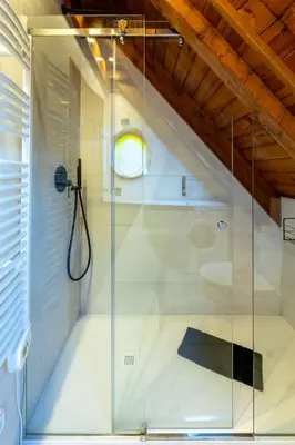 Un baño de Las casitas de mache - LAROCA